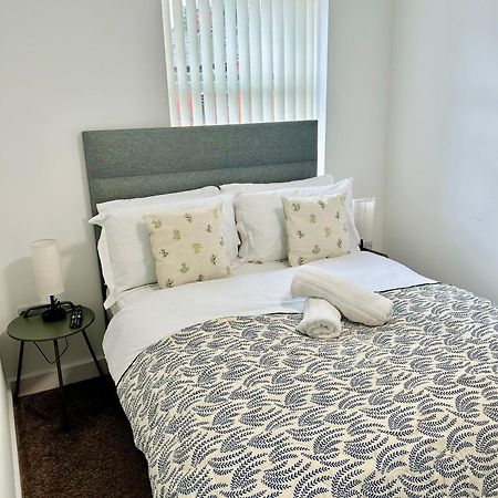 Failsworth Luxury Apartment With Free Parking By Daley Stays Manchester Zewnętrze zdjęcie